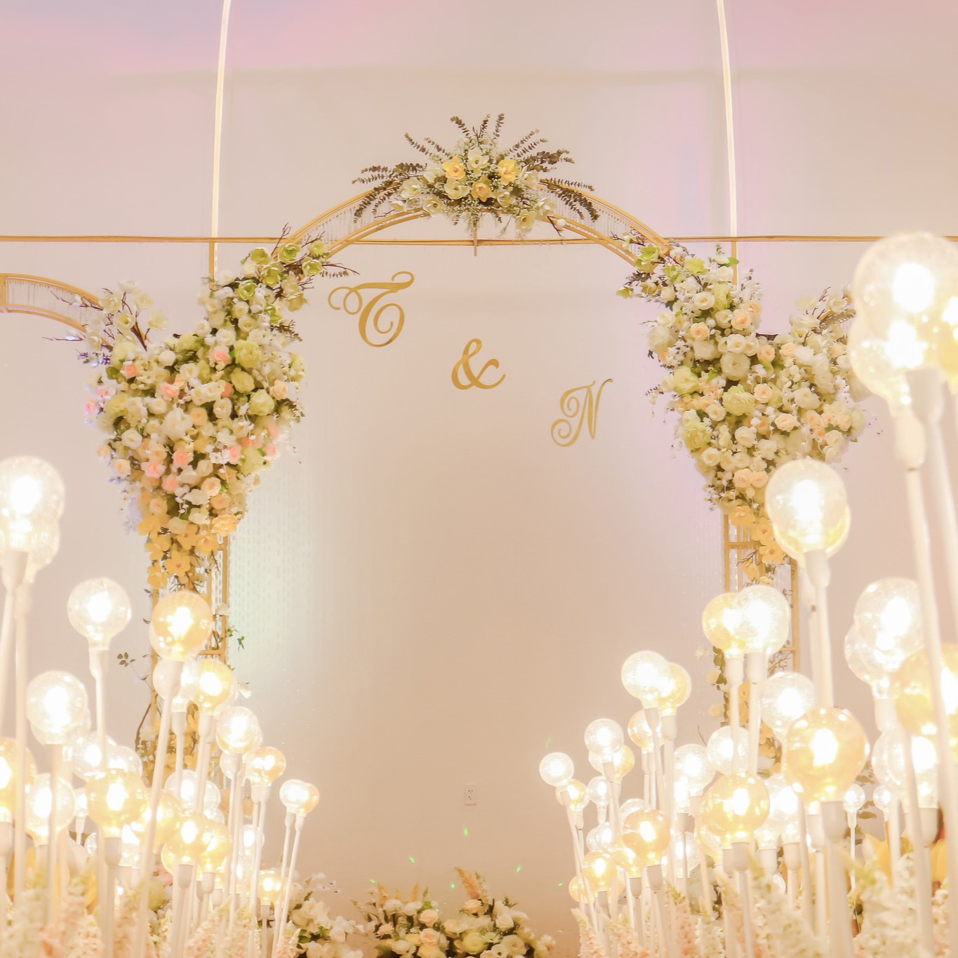 Không gian sảnh tiệc cưới